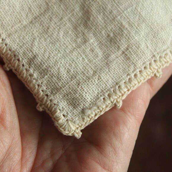 Vintage 1950s Napkin, Ivory Linen Embroidered with Cherries Doily - Picture 12 of 13